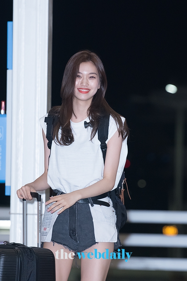 위키미키 김도연, 인천국제공항 출국 현장
