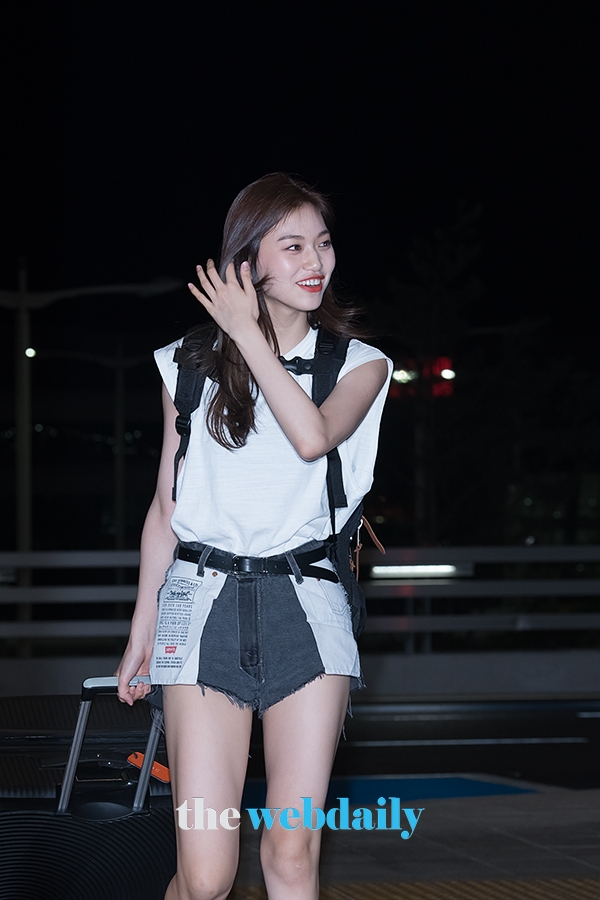 위키미키 김도연, 인천국제공항 출국 현장