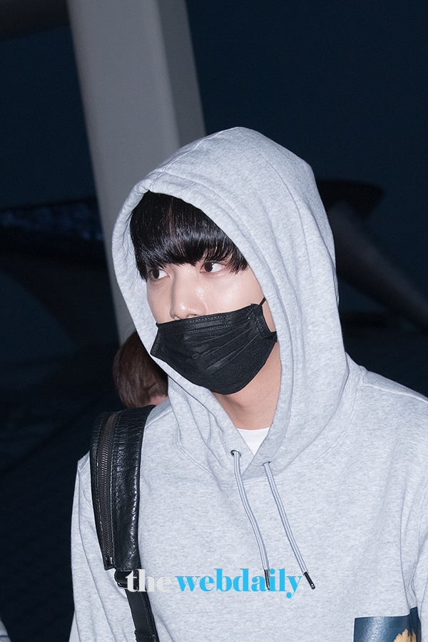 뉴이스트W 종현, 인천국제공항 출국 현장