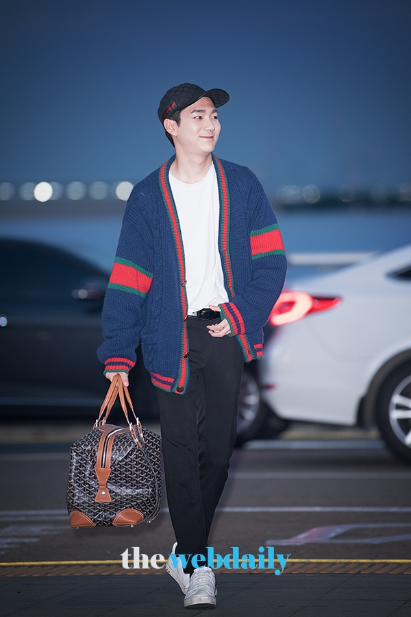 뉴이스트W 아론, 인천국제공항 출국 현장