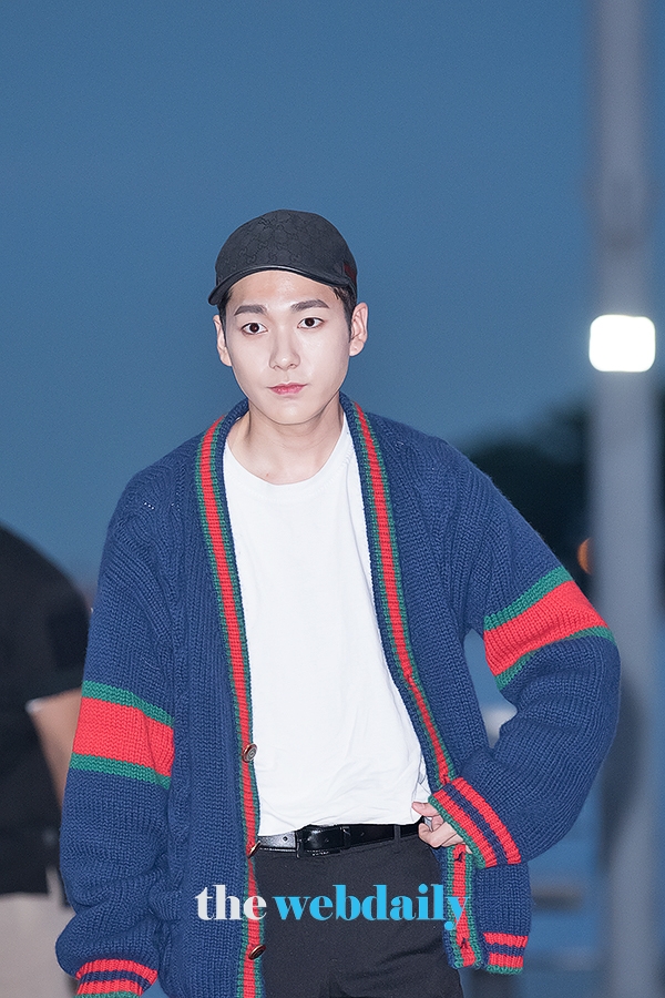 뉴이스트W 아론, 인천국제공항 출국 현장