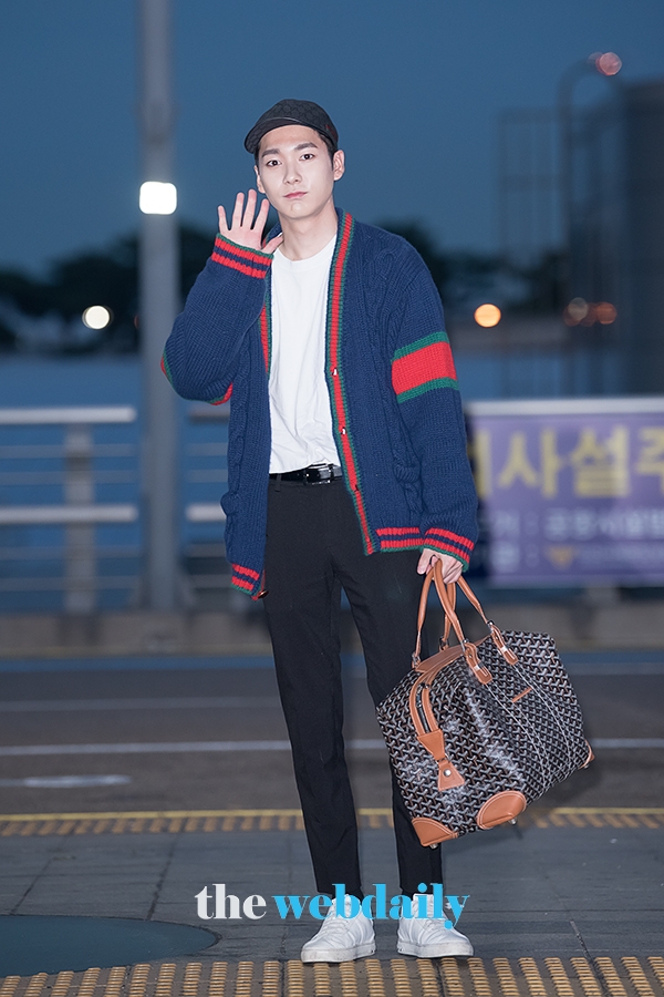 뉴이스트W 아론, 인천국제공항 출국 현장
