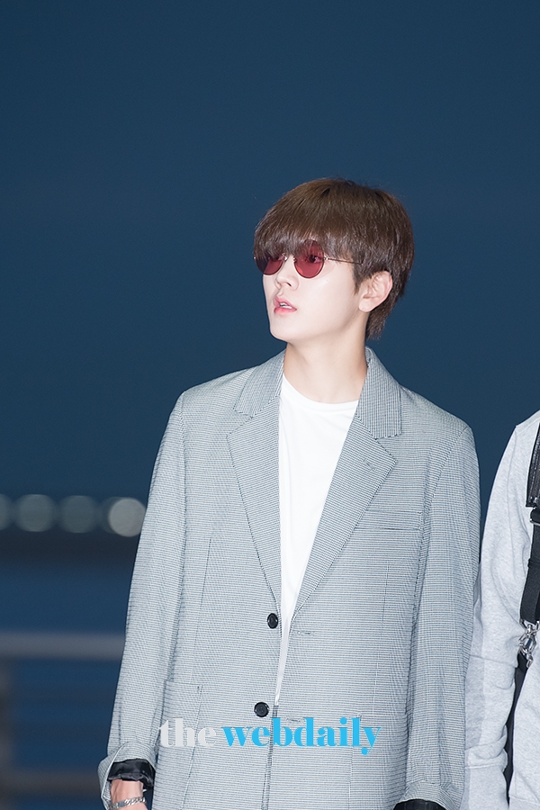 뉴이스트W 렌, 인천국제공항 출국 현장