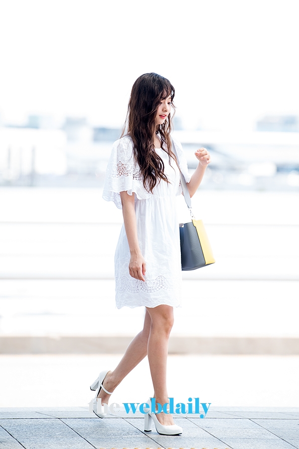 프로미스나인(fromis_9) 이나경, 인천국제공항 출국 현장