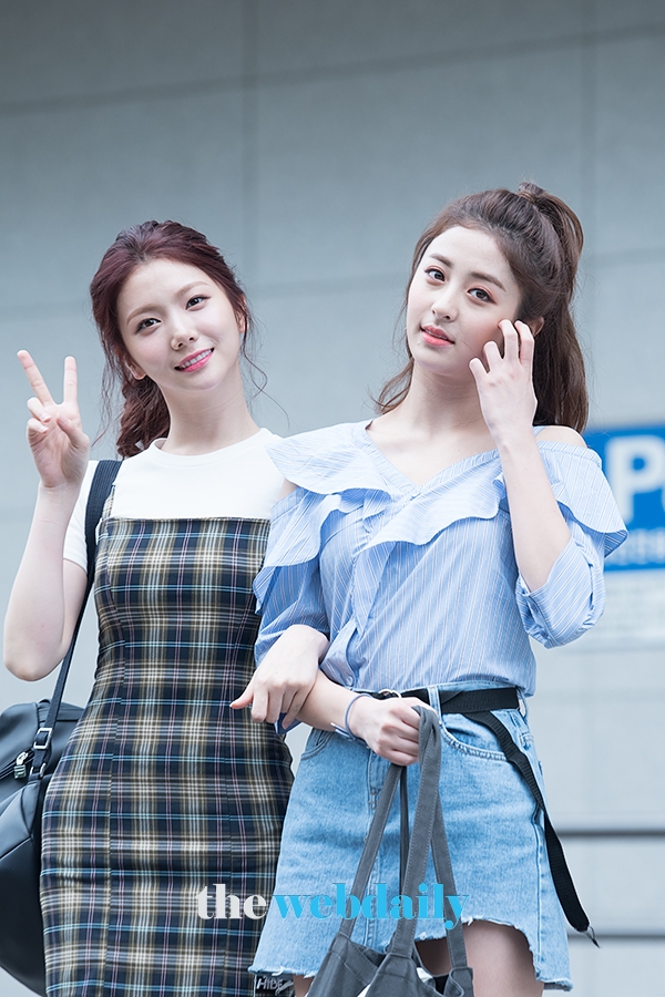 이가은-허윤진, Mnet ‘프로듀스48’출근길 현장