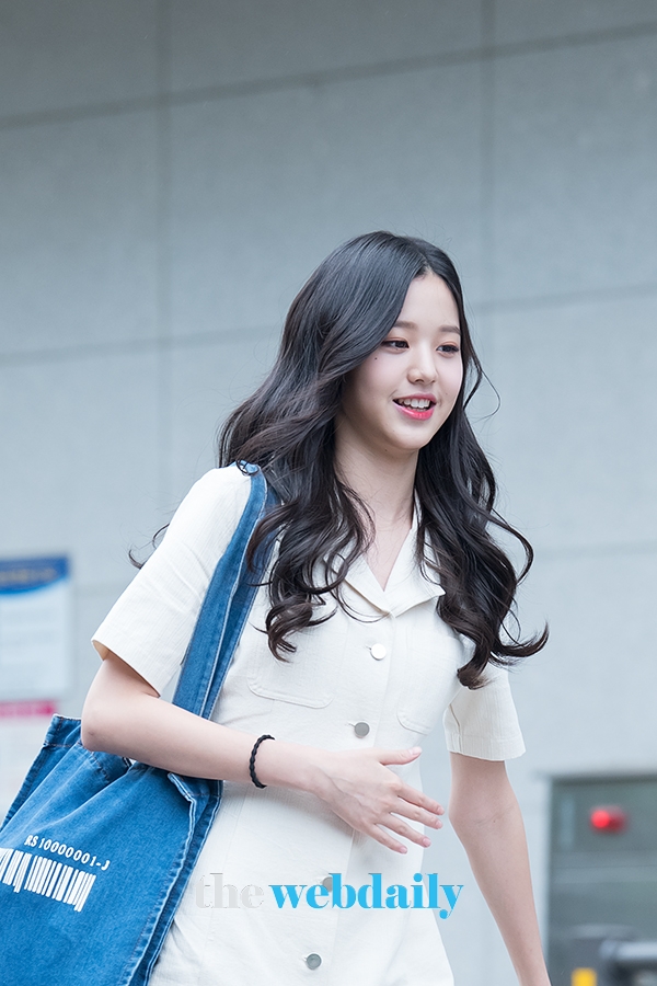 장원영, Mnet ‘프로듀스48’출근길 현장
