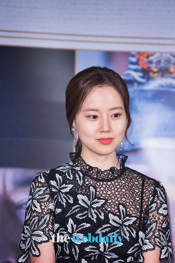 문채원, 영화 '명당' 제작보고회 현장