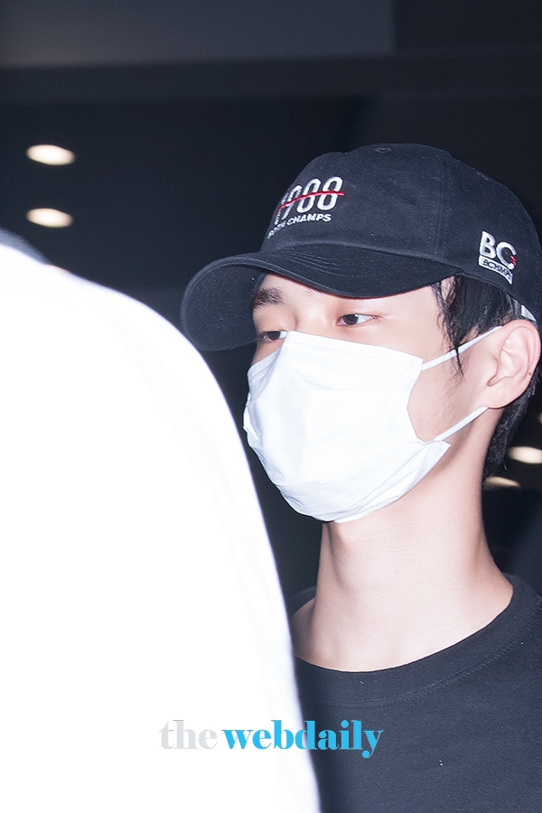 WannaOne(워너원) 이대휘, 인천국제공항 입국 현장