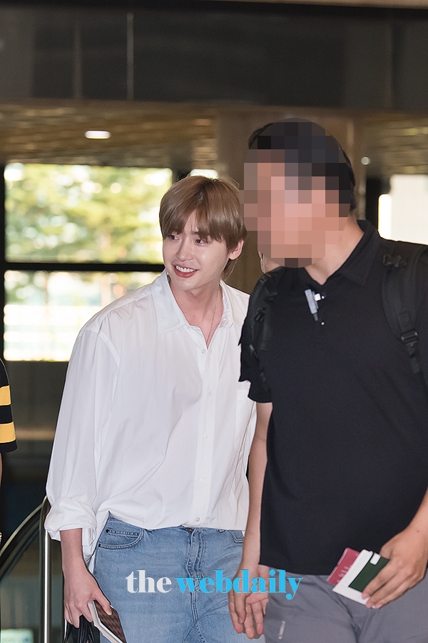 이종석, 김포국제공항 출국 현장
