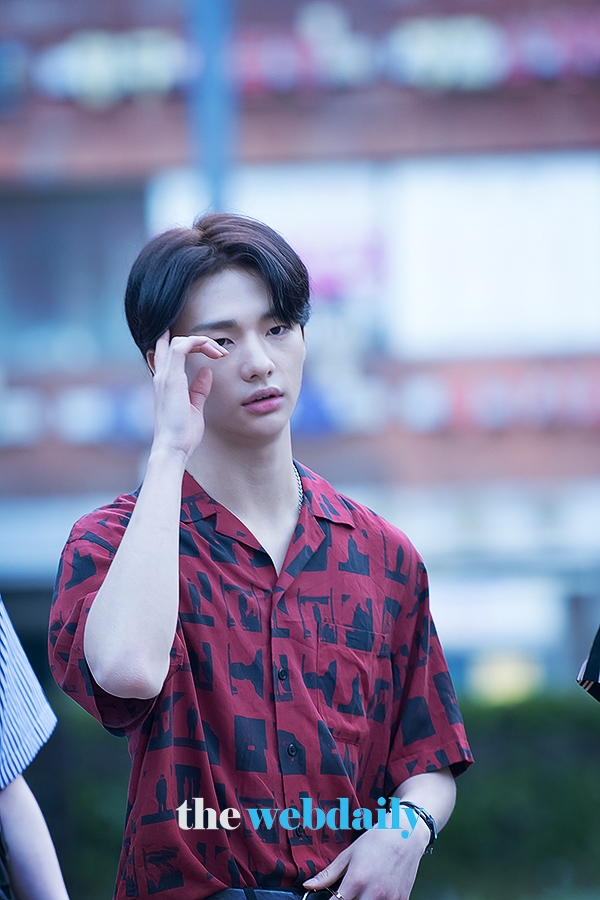 StrayKids(스트레이키즈) 현진, KBS 2TV 음악방송 '뮤직뱅크' 출근길