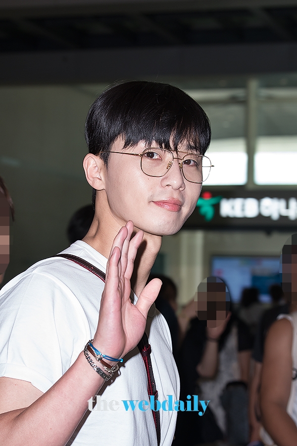 박서준, 인천국제공항 입국 현장