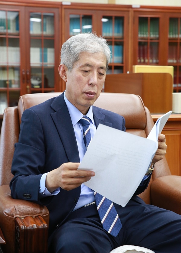 보호소년 학예발표에 가서 나태주 시인의 풀꽃 1,2,3 시리즈를 축사대신 낭송해 주기도 했다.