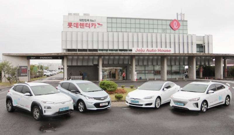 (좌측부터)코나 일렉트릭, 볼트EV, 모델S 90D, 아이오닉 일렉트릭.(사진=롯데렌터카)