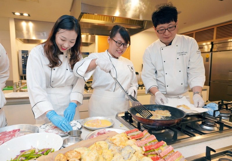 신세계푸드, 다문화가정 초청 명절음식 요리교실 개최