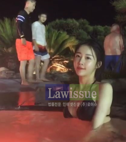 인스타그램, 급작스레 쏠리는 이목...'엘린 새하얀 피부 속 돋보여'