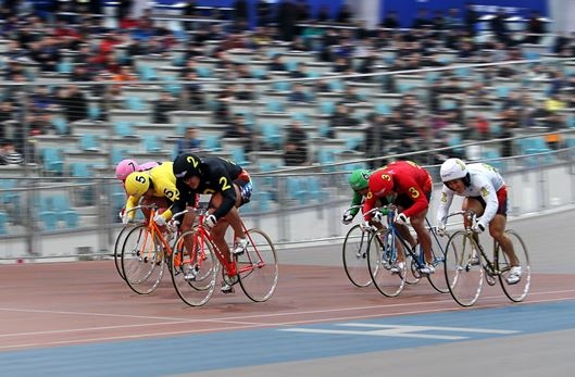 경륜 선수들의 경기 모습. (사진=국민체육진흥공단)