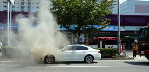 평창서 BMW 520d 주행 중 화재, 잊을 만하면 발생하는 불소식...또 간담서늘