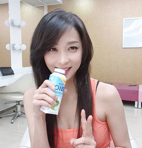 한고은, '여리여리 부러질 듯 가녀린...브이포즈도 아름답게'