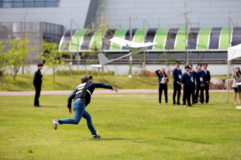 드론 축구대회 이미지,(사진=LX)