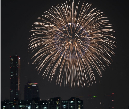 서울 불꽃축제, 이곳만큼은 꼭 사수하라....10만발의 향연