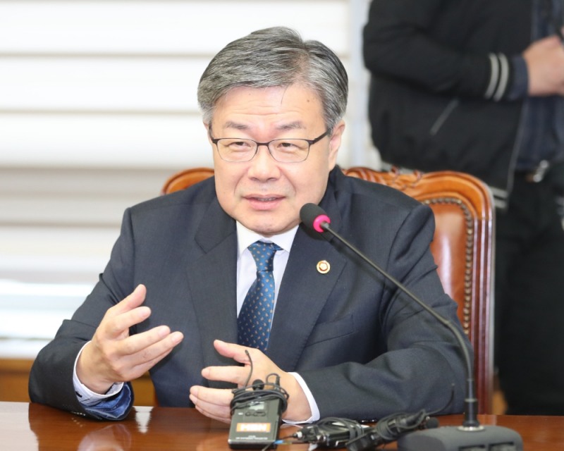 고용노동부 이재갑 장관