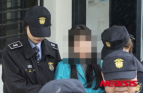 20일 가량 미뤄져...친부살해 혐의 김신혜, 벌써부터 향하는 눈눈눈