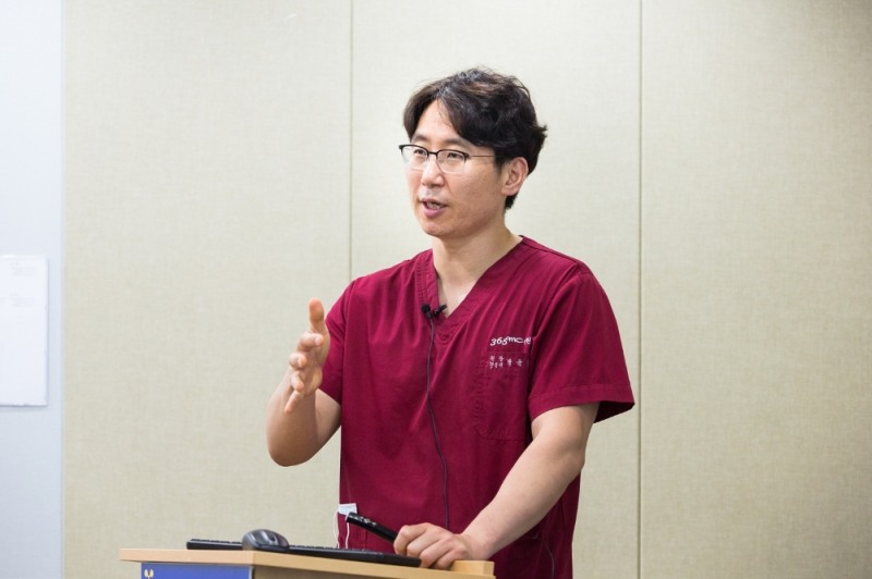 사진=부산365mc병원 박윤찬 대표병원장 / 대한지방흡입학회 간행이사