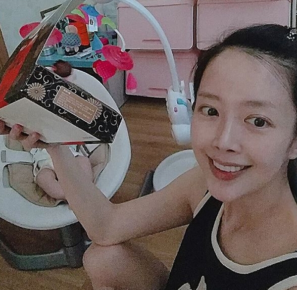 신지수, '수수한 일상 속...부러질 듯 앙상한 라인'