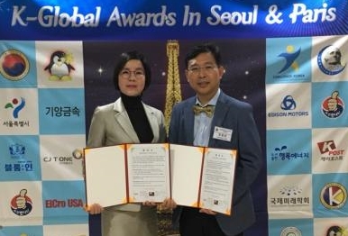 외족부터, 케이포스트 신기선 대표, 도전한국인운동본부 조영관 대표.(사진=도전한국인운동본부)