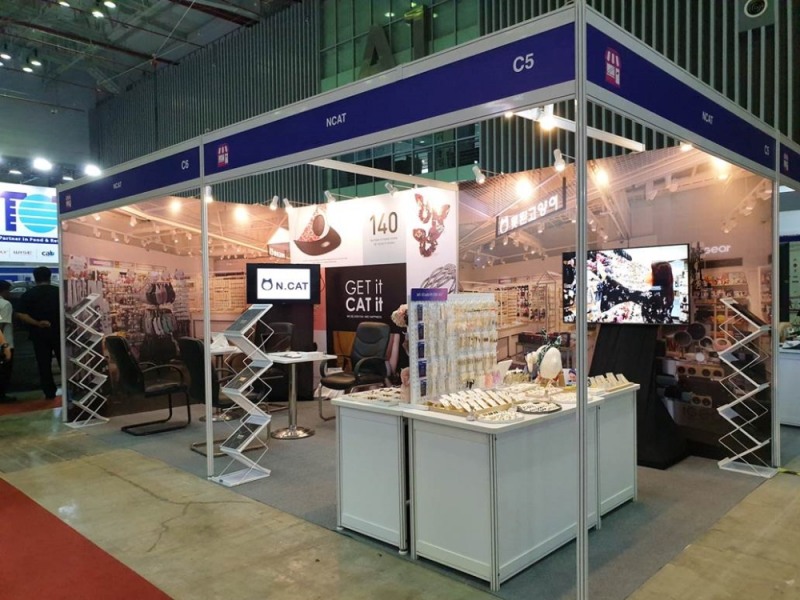’2018 베트남 국제 리테일샵 및 프랜차이즈쇼’ 못된고양이 부스. (사진=못된고양이)