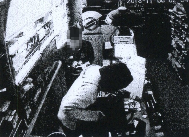 CCTV에 찍힌 범행장면.(사진제공=부산지방경찰청)