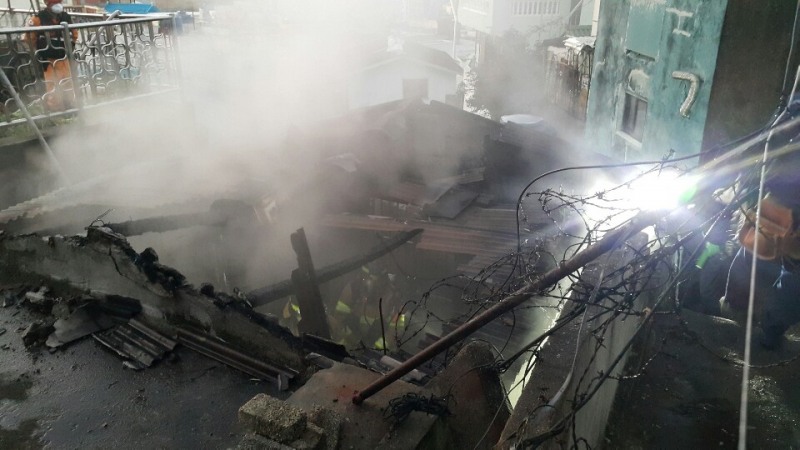 자신의 집에 불을 질러 주택 전소.(사진제공=부산지방경찰청)