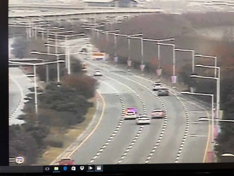 음주불응 도주차량을 추격하고있다.(사진제공=부산지방경찰청)