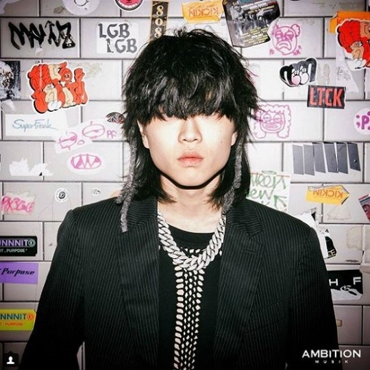 '풋풋함은 어디로...윤진영, 날렵함과 과묵함 가요계입성'