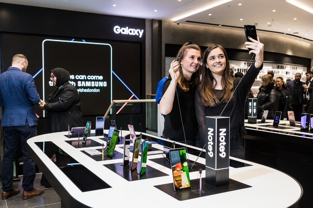 삼성전자, 영국 런던서 '삼성 익스피리언스 스토어' 확장 오픈