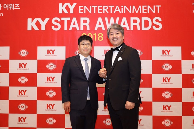 조영수, ‘2018 KY 스타 어워즈’ 작곡가상 수상