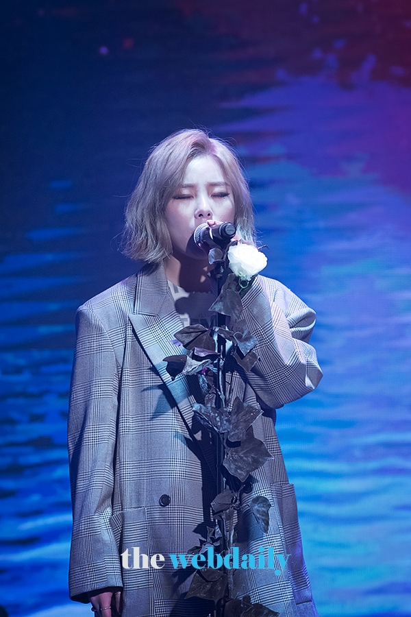 마마무(MAMAMOO) 휘인, '블루스(BLUE;S)' 발매 기념 쇼케이스 현장