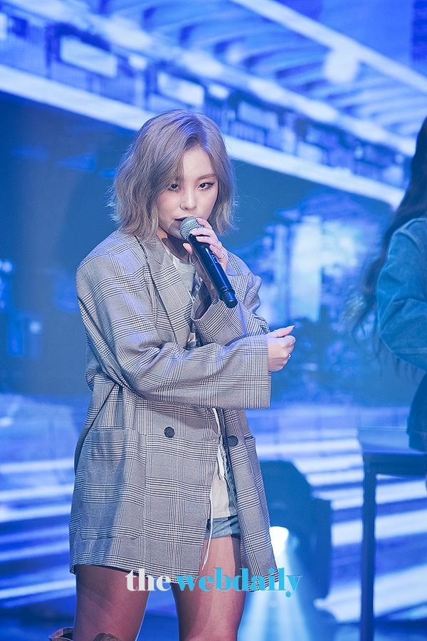 마마무(MAMAMOO) 휘인, '블루스(BLUE;S)' 발매 기념 쇼케이스 현장