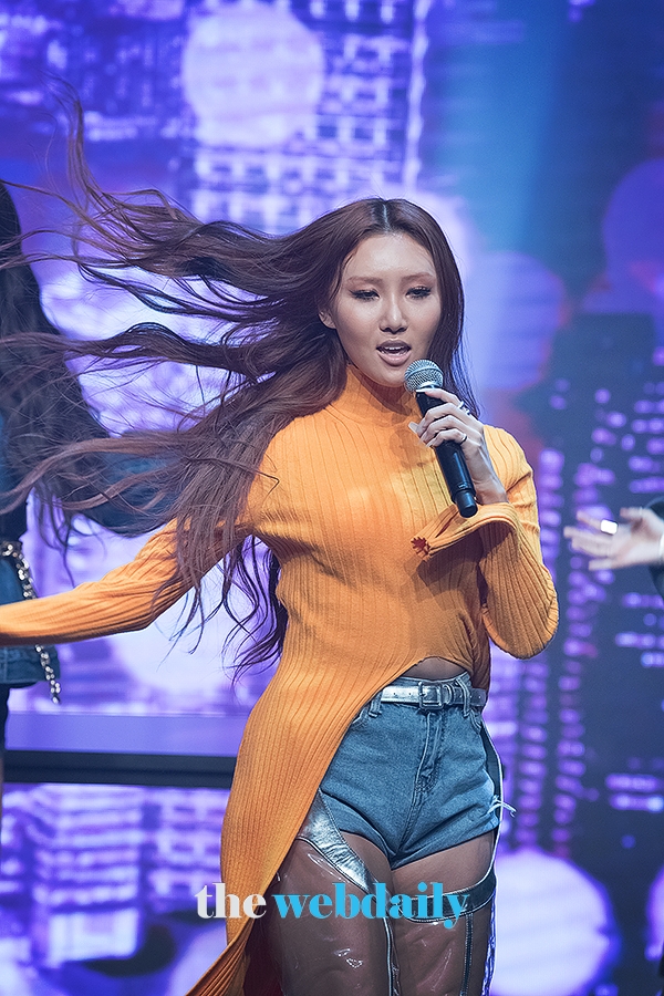마마무(MAMAMOO) 화사, '블루스(BLUE;S)' 발매 기념 쇼케이스 현장
