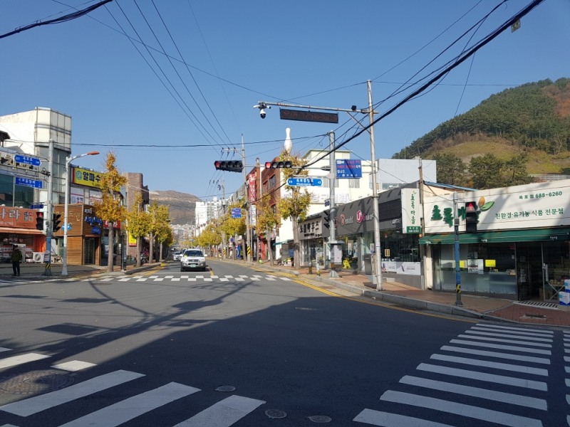 옥포 국산사거리 불법주정차 단속용 CCTV가 고화질로 교체돼 주의가 요구된다.(사진제공=거제시)