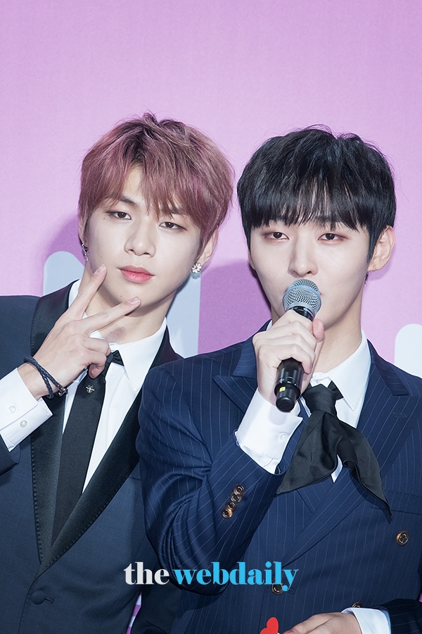 워너원(WannaOne) 강다니엘-윤지성, ‘2018 멜론 뮤직 어워드’레드카펫 행사