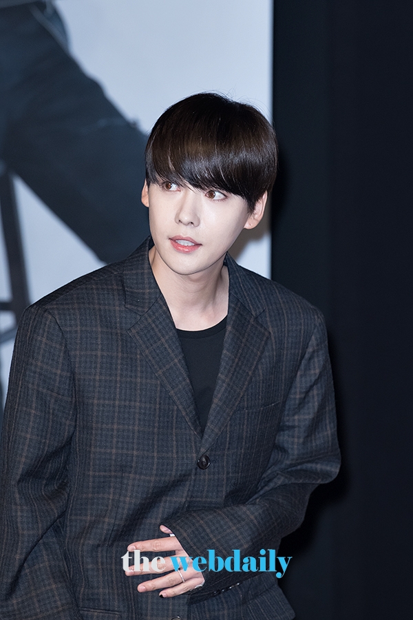 위너(WINNER) 김진우, 드롭탑 팬사인회 현장