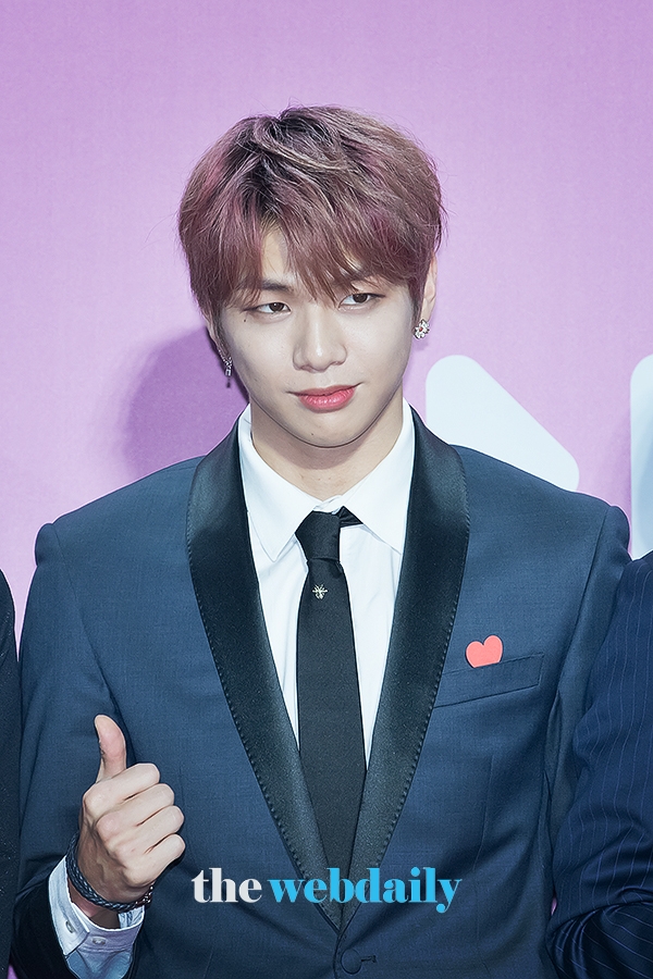 워너원(WannaOne) 강다니엘, ‘2018 멜론 뮤직 어워드’레드카펫 행사