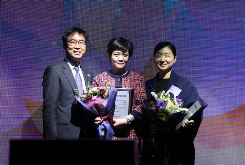 사진 왼쪽부터 목영도 한국온라인광고협회 회장, 문지영 윤선생 홍보팀장, 김현균 애드쿠아인터렉티브 CD(사진=윤선생 제공)