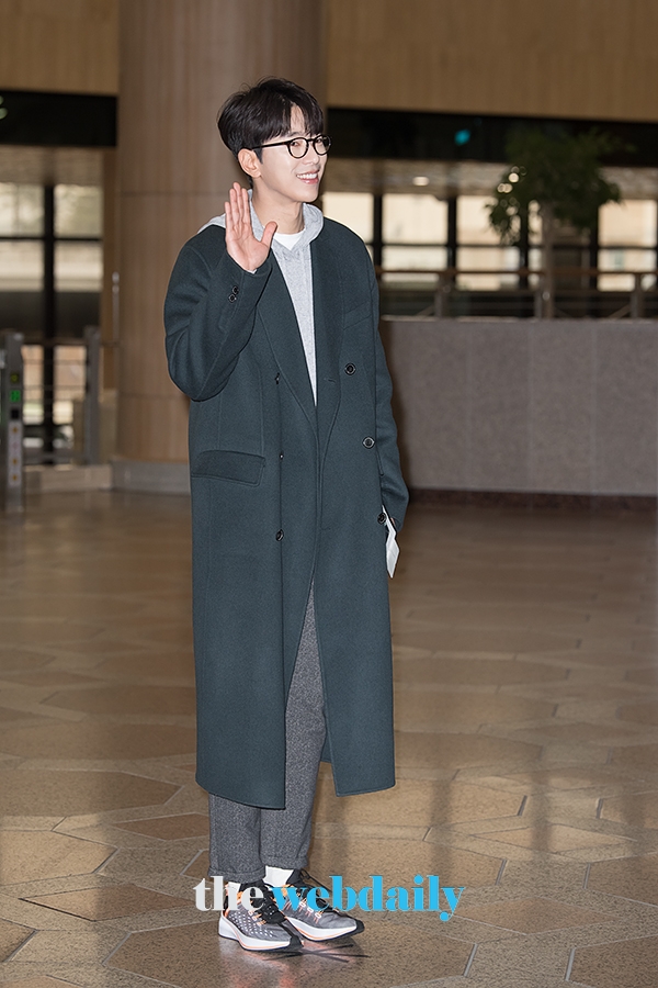 윤현민, 김포국제공항 출국 현장