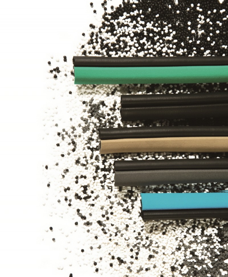 TPE소재로 만든 자동차 호스 내장재.(사진=화승소재)