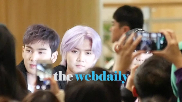 뉴이스트W, 김포국제공항 출국 현장
