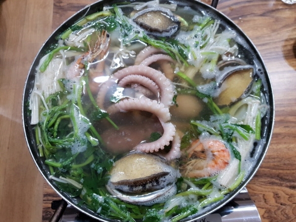 여수맛집 ‘진남횟집’, 겨울 시즌 제철 모듬회 정식과 연포탕 인기