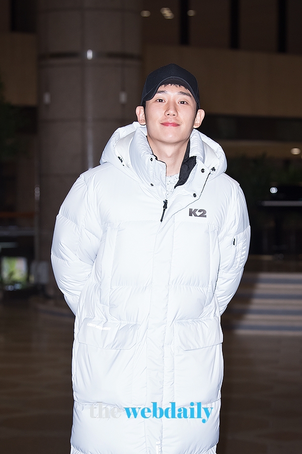 정해인, 김포국제공항 출국 현장