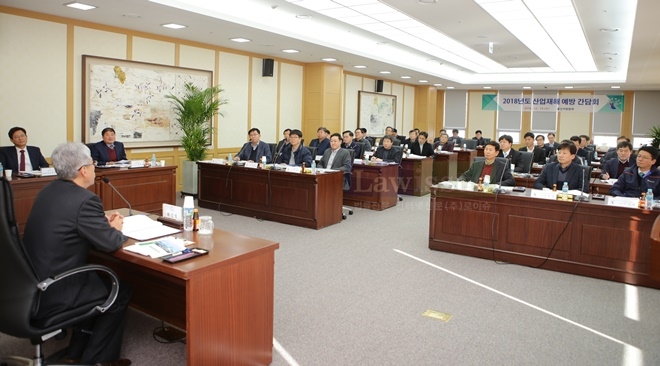 최인석 울산지법원장이 인사말을 하고 있다.(사진제공=울산지방법원)